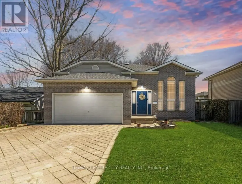 Detached at 19 DELL DRIVE, Strathroy-Caradoc