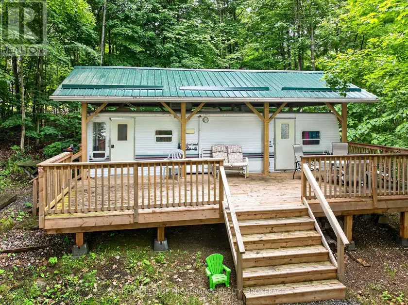 Detached at 33 - 9 GLENFORD LANE, Frontenac