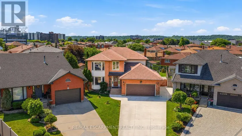 Detached at 15 TALIA COURT, Hamilton (Kentley)