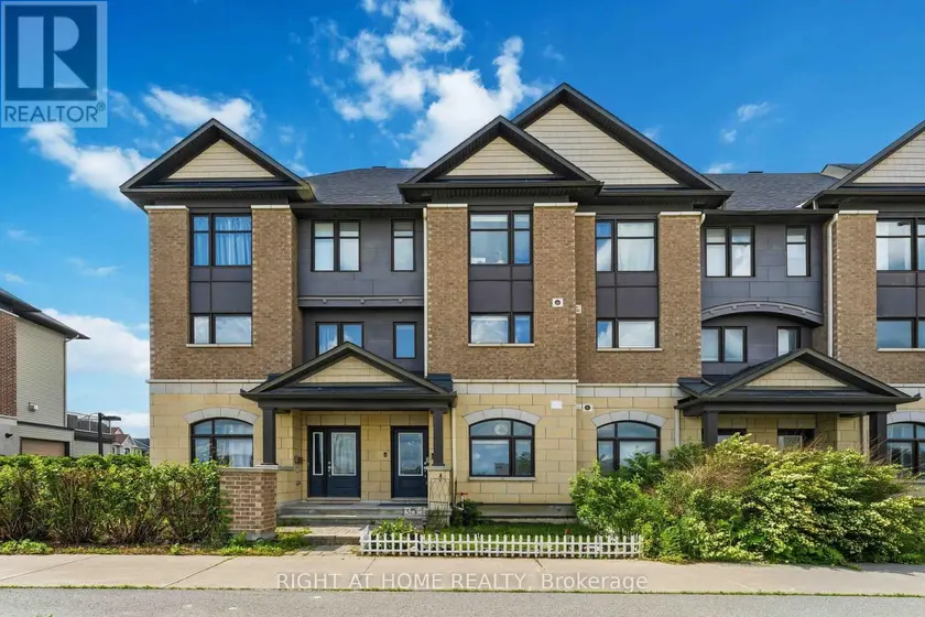 Townhouse at 354 BRETTONWOOD RIDGE, Ottawa