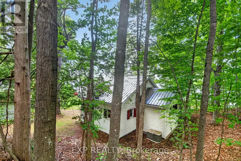 Detached at 61 CEDAR HAVEN LANE, Frontenac