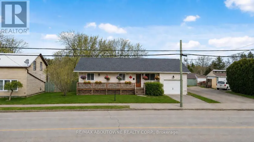 Detached at 12 MAIN STREET W, Haldimand