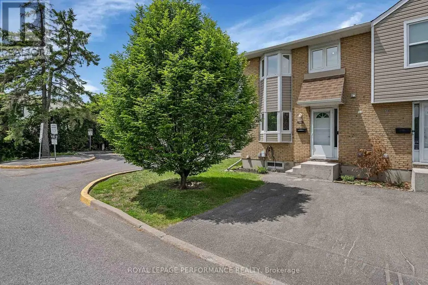Townhouse at A - 1780 LAMOUREUX DRIVE, Ottawa