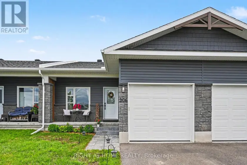 Townhouse at 306 FORESTVIEW CRESCENT, Renfrew