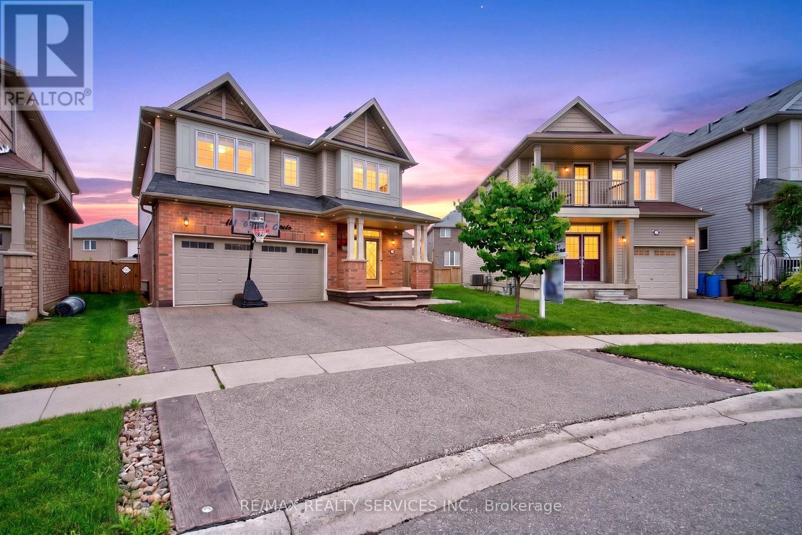 Detached at 154 MUNRO CIRCLE, Brantford