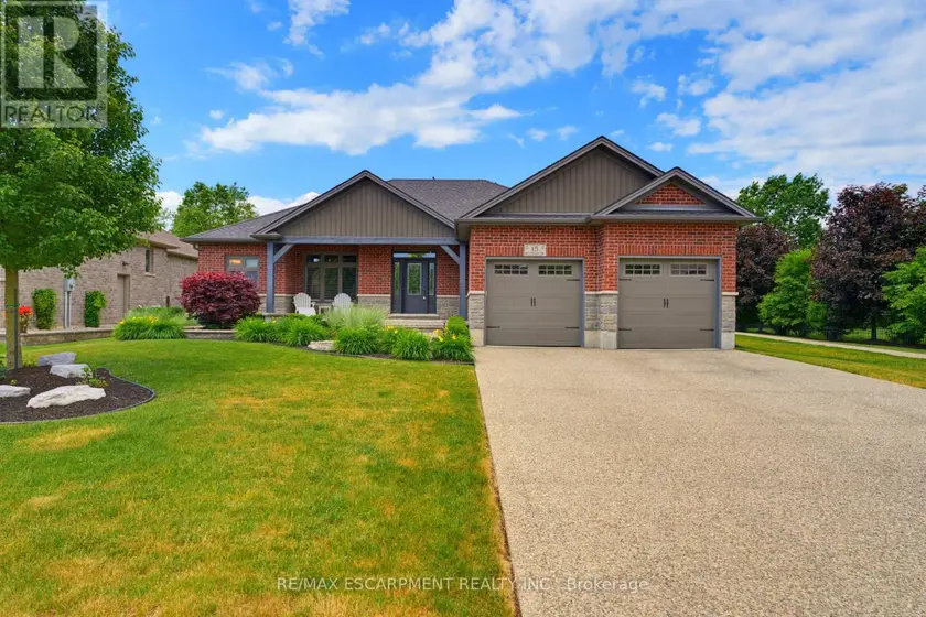 Detached at 15 BLUENOSE DRIVE, Norfolk (Port Dover)