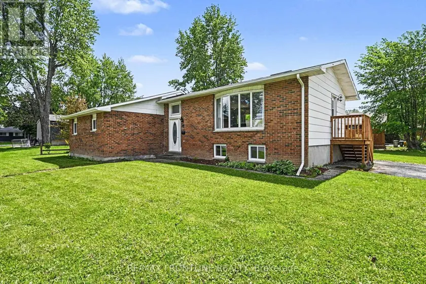 Detached at 68 DRUMMOND STREET W, Perth