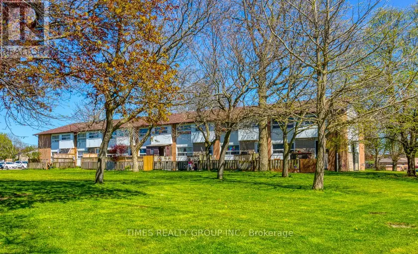Townhouse at #F - 23 MANITOU CRESCENT W, Loyalist