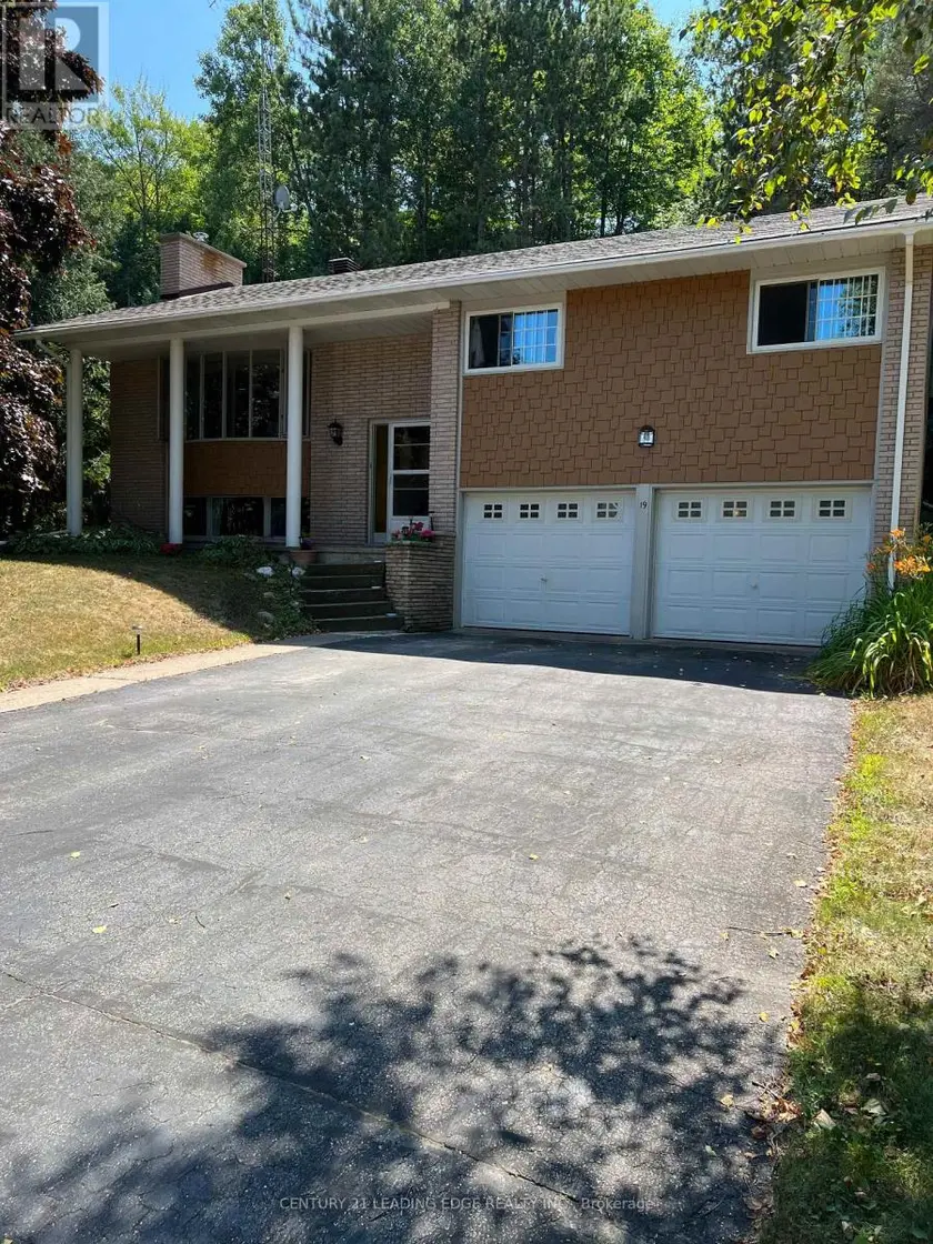 Detached at 19 FOREST HILL ROAD, Bancroft
