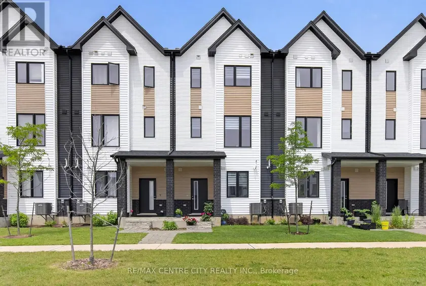Townhouse at 56 - 1595 CAPRI CRESCENT, London