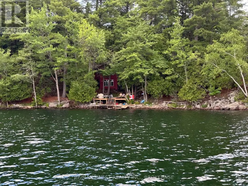 Detached at 27246 EAGLE LAKE, Frontenac