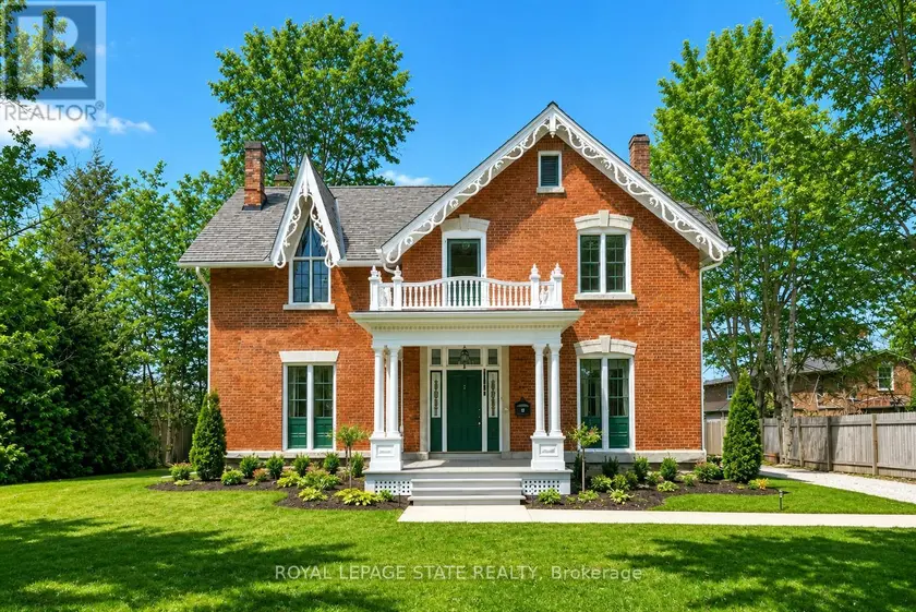 Detached at 262 MAIN STREET W, Grimsby