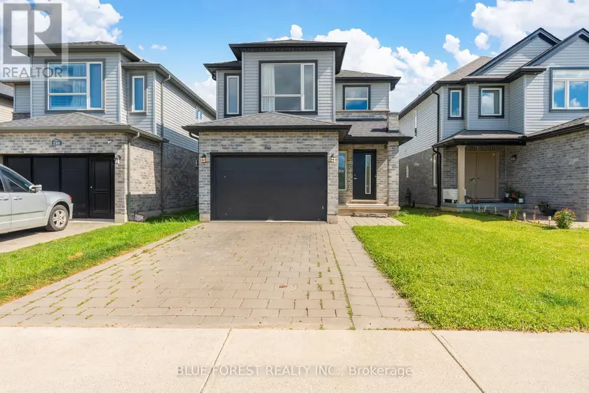 Detached at 742 FREEPORT STREET, London North