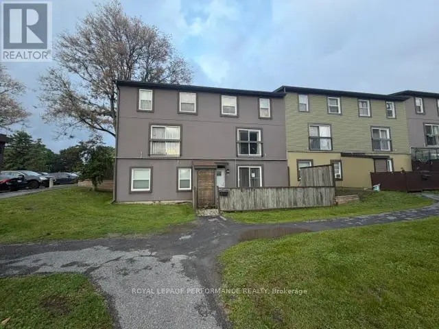 Townhouse at 22 - 1250 MCWATTERS ROAD, Ottawa