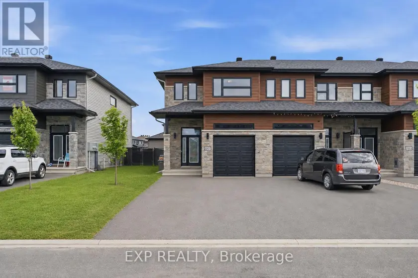 Townhouse at 2007 BERNE STREET, Russell