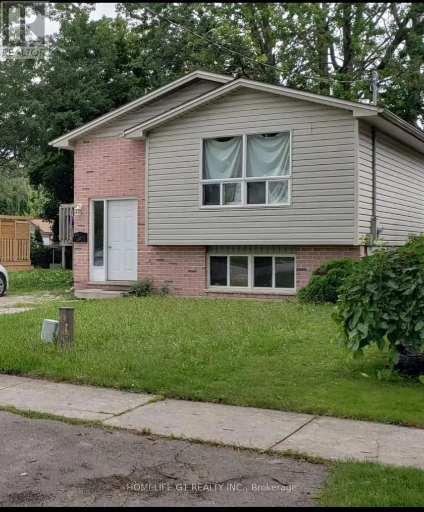 Detached at 137 COLUMBIA AVENUE, London North (North A)