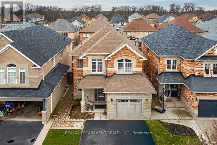 Detached at 44 MATTEO TRAIL, Hamilton (Sheldon)