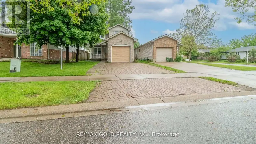 Detached at 222 FLEMING DRIVE, London