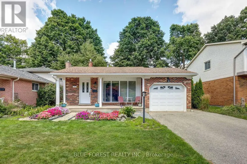 Detached at 219 WORTHINGTON AVENUE, London South