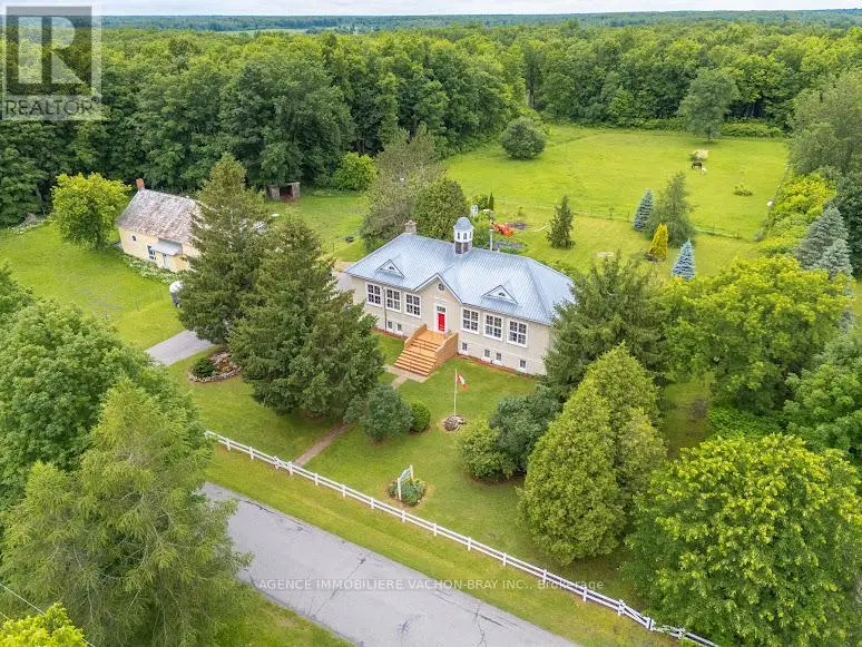 Detached at 21481 BUTTERNUT LANE, South Glengarry
