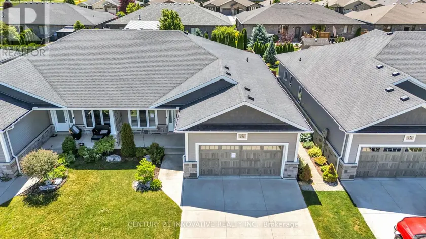 Semi-Detached/Link at 212 SUMMERSET PLACE, Chatham-Kent