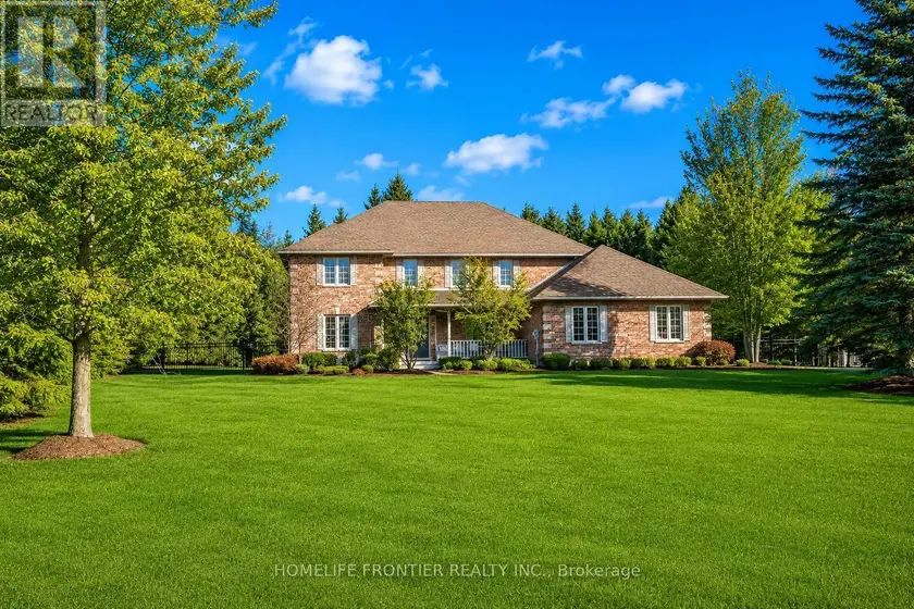 Detached at 17 BRIDLE PATH, Puslinch