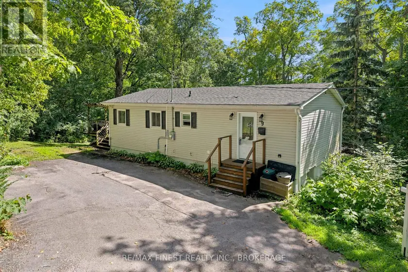 Detached at 9 MALLARD LANE, Kingston)