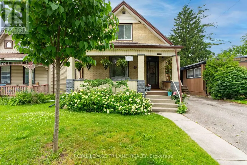 Detached at 946 DUFFERIN AVENUE, London East