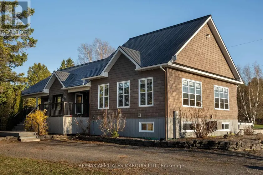 Detached at 1850 RIDGE ROAD W, Champlain