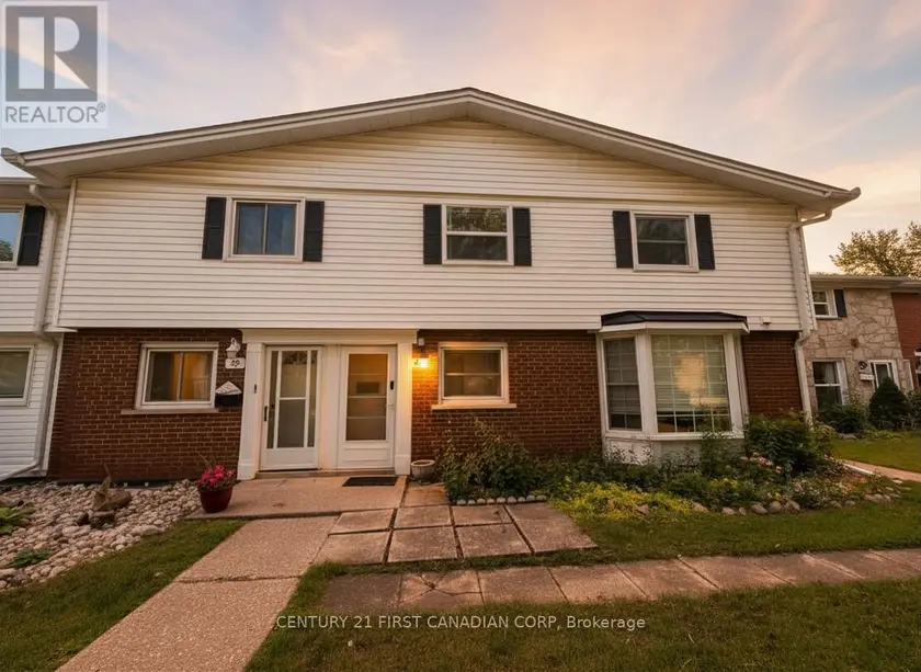 Townhouse at 40 ARBOUR GLEN CRESCENT, London