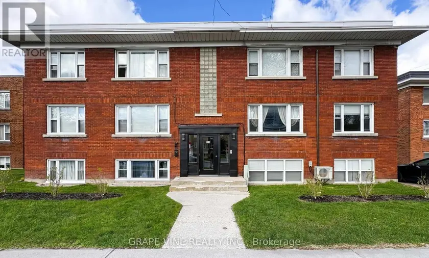 Multiplex at 824 KIRKWOOD AVENUE, Ottawa