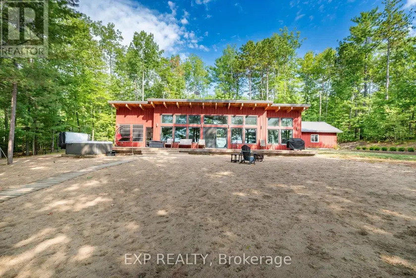 Detached at 332 LACHLAN LANE, Whitewater Region
