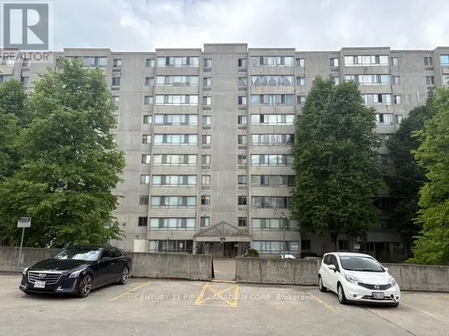 Apartment at 103 - 570 PROUDFOOT LANE, London