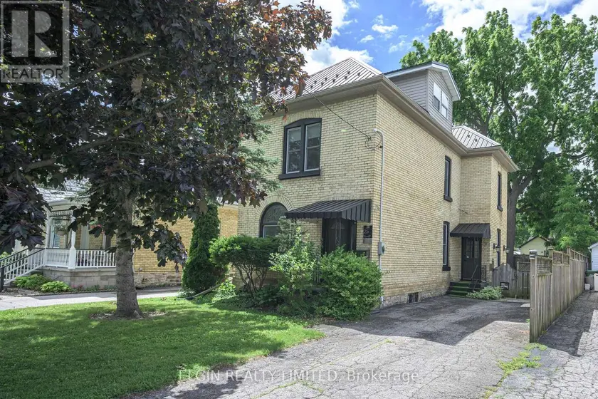 Detached at 25 LOCUST STREET, St. Thomas