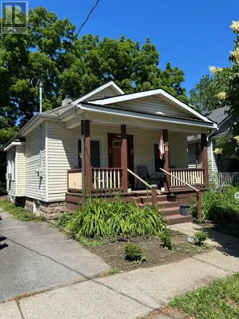Detached at 15 RODMAN STREET, St. Catharines