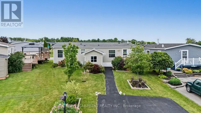 Detached at 4 HICKORY HOLLOW, Haldimand