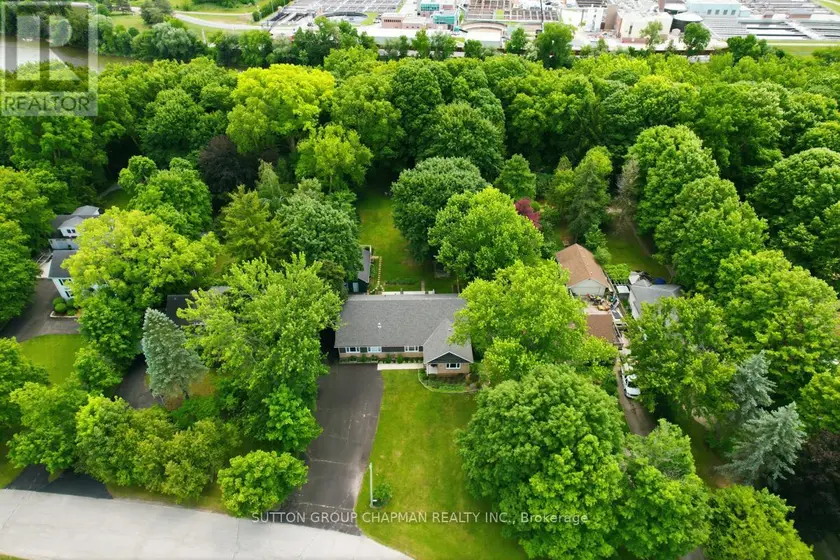 Detached at 408 OLD RIVERSIDE DRIVE, London North