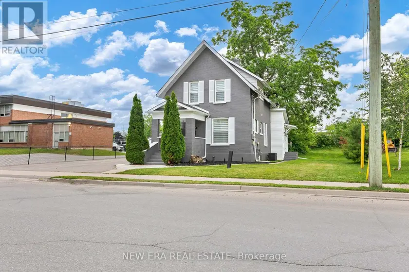 Detached at 11 ALBERT STREET N, Kawartha Lakes (Lindsay)
