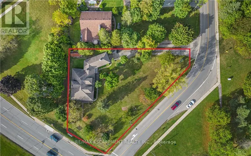 Detached at 21 FIRST AVENUE, Welland