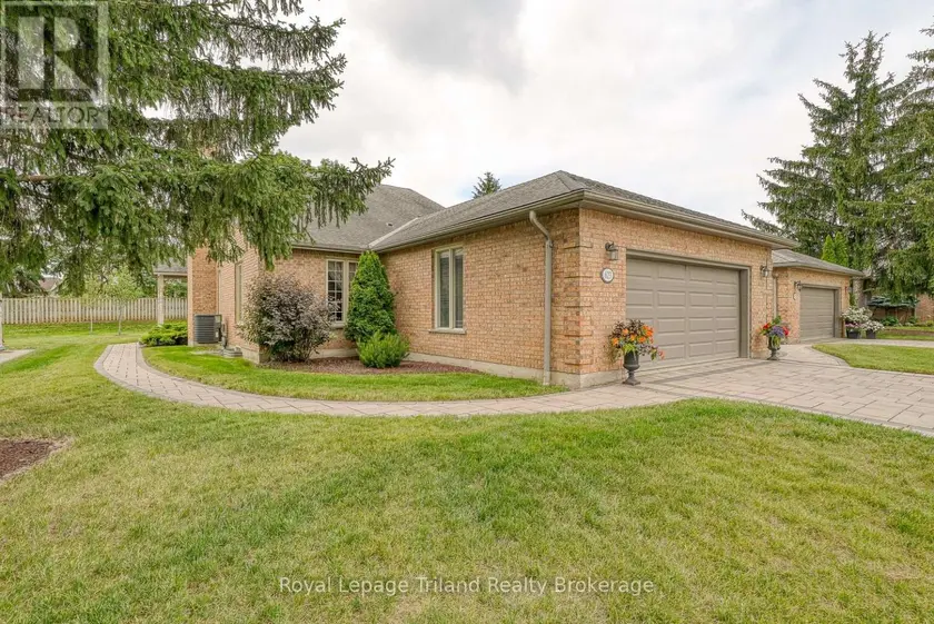 Townhouse at 623 LANSDOWNE AVENUE, Woodstock