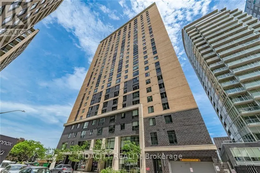 Multiplex at 105 CHAMPAGNE AVENUE, Ottawa