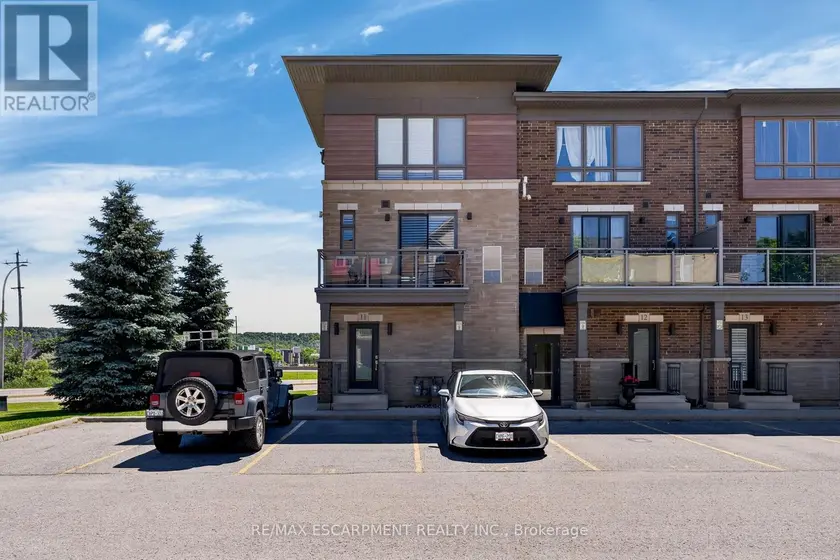 Townhouse at 11 - 510 NORTH SERVICE ROAD, Grimsby (Grimsby Beach)