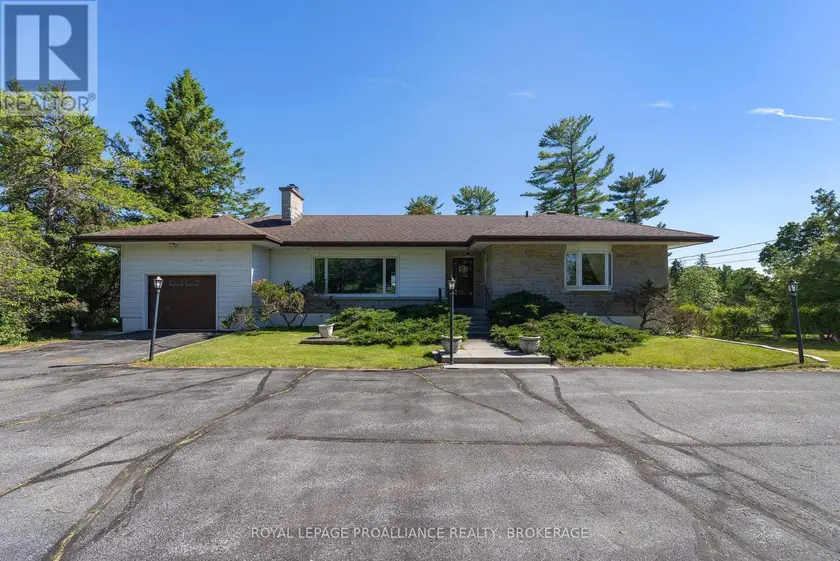 Detached at 4756 BATH ROAD, Loyalist