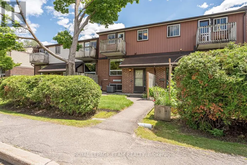 Townhouse at 7 - 402 MONTFORT STREET, Ottawa