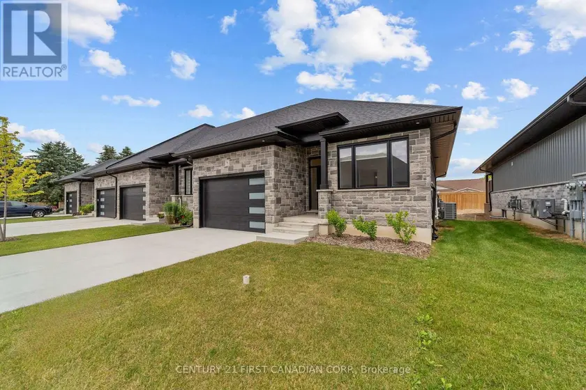 Townhouse at 12 - 32 POSTMA CRESCENT, North Middlesex
