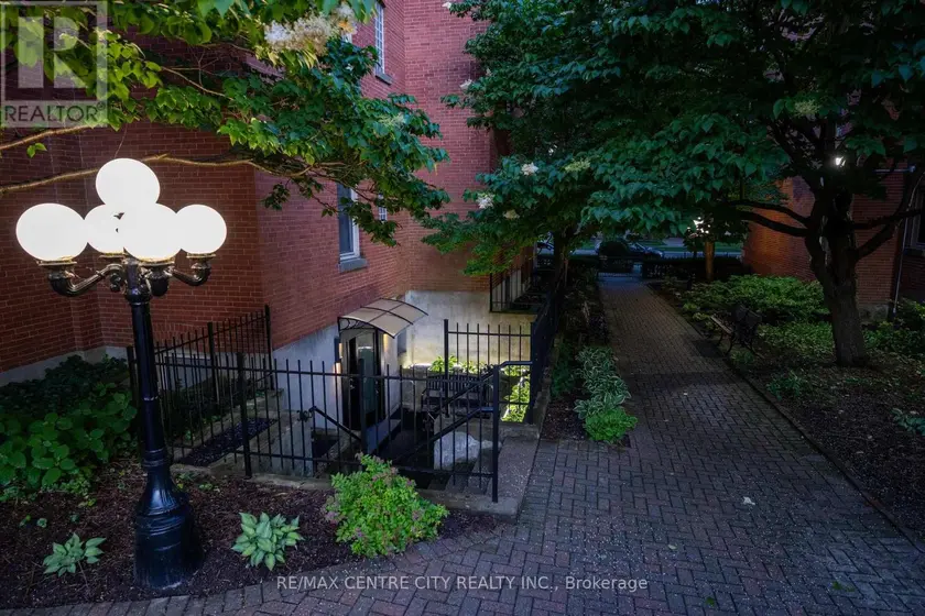Apartment at 1 - 280 QUEENS AVENUE, London