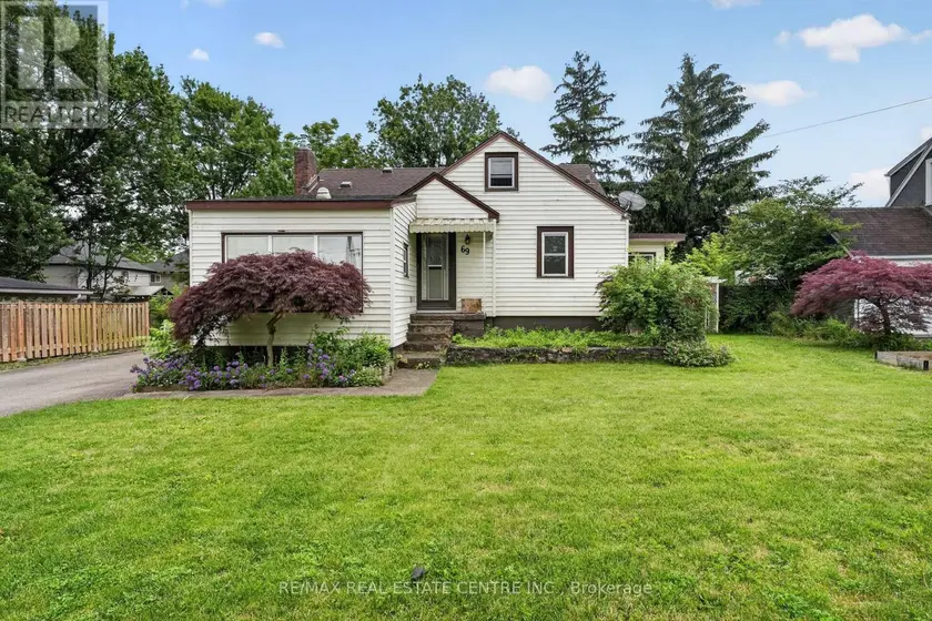 Detached at 69 SMITH STREET, Welland