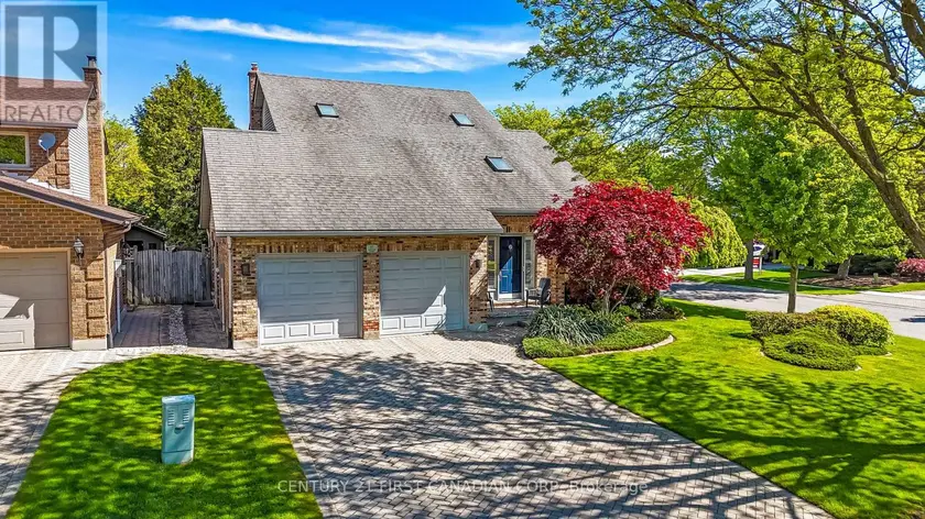 Detached at 47 MONTE VISTA CRESCENT, London South