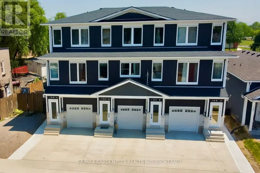 Townhouse at 105B - 105 SOUTHWORTH STREET N, Welland