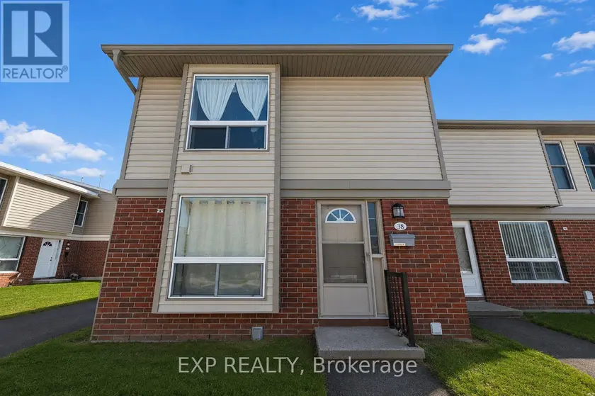 Townhouse at 38 - 820 CAHILL DRIVE W, Ottawa
